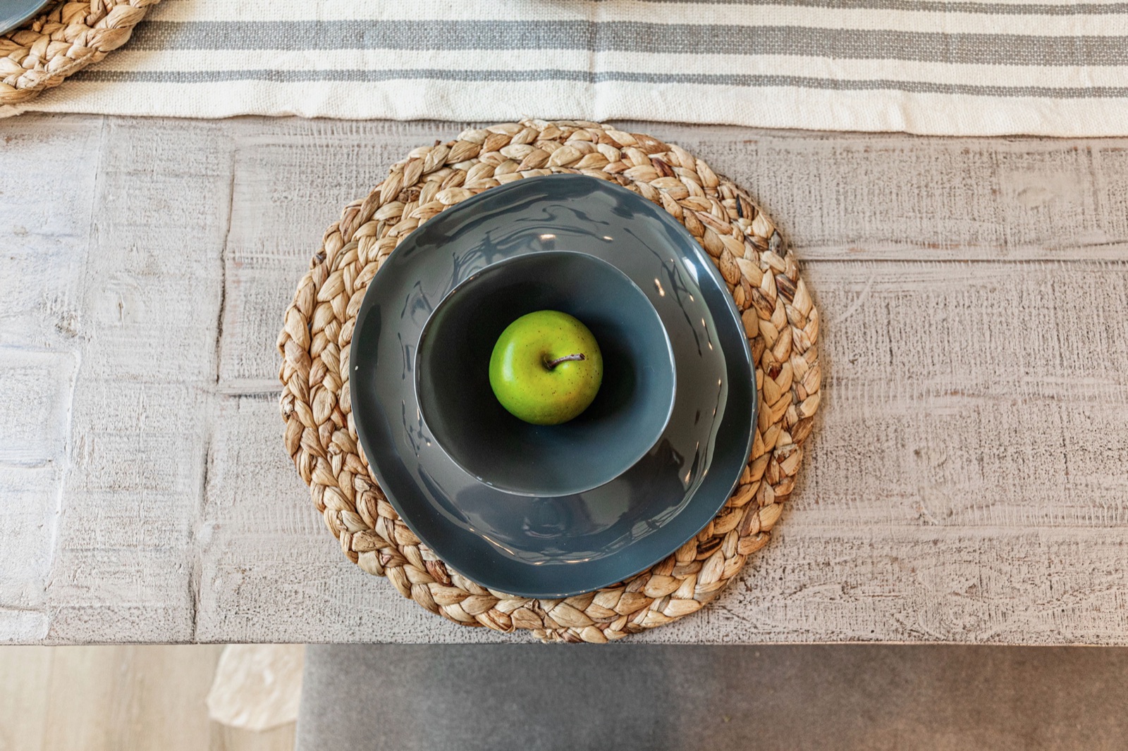 Styled table setting detail